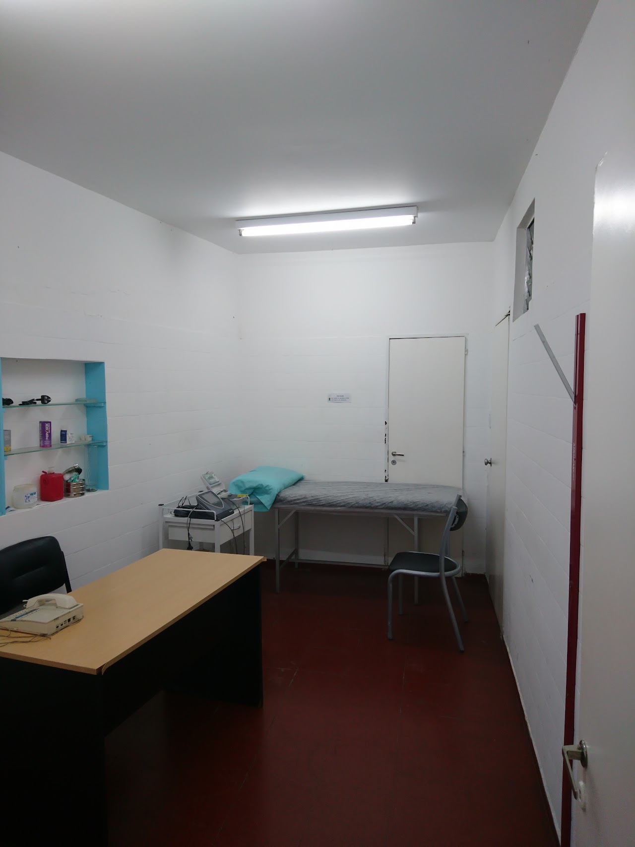 Sala de postura, paralelas de marcha y reeducación motora